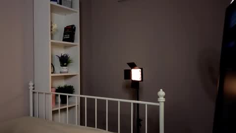 tara_renn online show from February 9, 4:50 pm