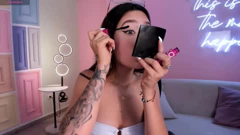 Snapshot of taralawrence chatting on February 8, 4:49 am Tara Lawrence online show from February 8, 4:49 am