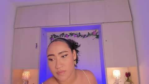  T A R A  online show from November 5, 4:12 am