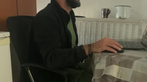 tarkan198 online show from November 1, 9:00 am