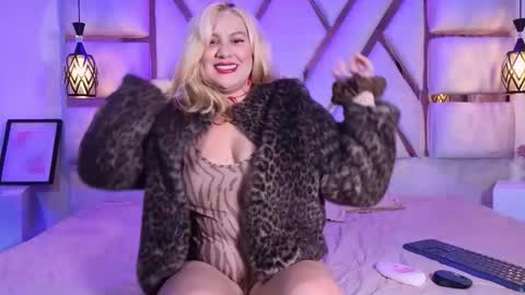 Snapshot of tasha_evans chatting on November 4, 3:38 am tasha online show from November 4, 3:38 am