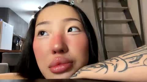 Viola online show from December 4, 4:27 pm