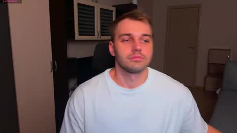Snapshot of tasty_justin chatting on May 13, 7:55 pm My shows 2100500 UTC3 online show from May 13, 7:55 pm