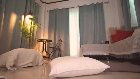 RHEA  pronanciation like Reya   online show from September 12, 9:09 am