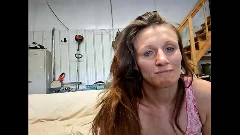 Snapshot of tastypeach6989 chatting on May 2, 9:20 pm tastypeach6989 online show from May 2, 9:20 pm