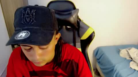 T A T A N online show from November 15, 4:47 pm