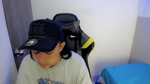 T A T A N online show from November 18, 8:57 pm