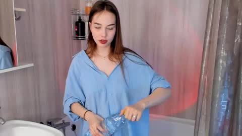 Snapshot of tate_angel chatting on March 2, 6:08 pm Tate online show from March 2, 6:08 pm