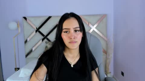 Tati Saldarriaga online show from November 12, 9:03 pm