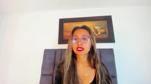 Snapshot of tatiana_valencia chatting on May 7, 12:32 pm Tati online show from May 7, 12:32 pm