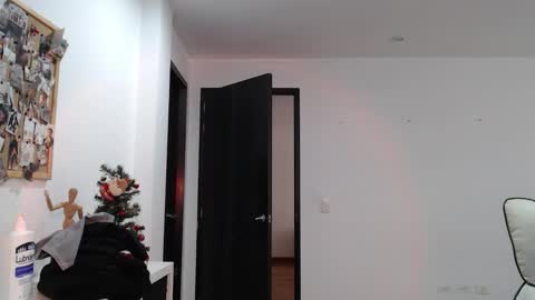 Snapshot of tatianaaah chatting on December 17, 4:35 pm Morgan online show from December 17, 4:35 pm