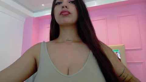Snapshot of tatilarson chatting on March 3, 12:05 pm  TATI online show from March 3, 12:05 pm