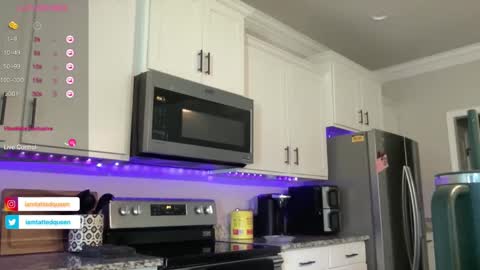 Snapshot of tatted_vixen chatting on September 12, 7:47 pm Tatted Queen online show from September 12, 7:47 pm