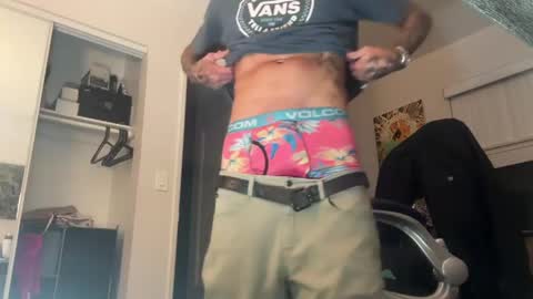 Snapshot of tattednblonde chatting on May 30, 10:01 am tattednblonde online show from May 30, 10:01 am