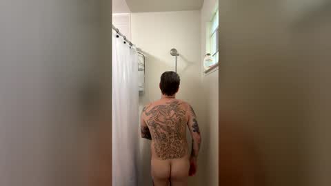 Snapshot of tattedupboyfun chatting on May 31, 3:41 pm tattedupboyfun online show from May 31, 3:41 pm