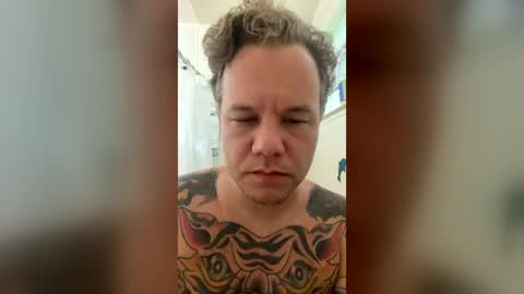 Snapshot of tattedupboyfun chatting on June 29, 4:29 pm tattedupboyfun online show from June 29, 4:29 pm