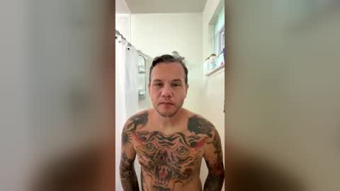 Snapshot of tattedupboyfun chatting on August 2, 3:32 pm tattedupboyfun online show from August 2, 3:32 pm