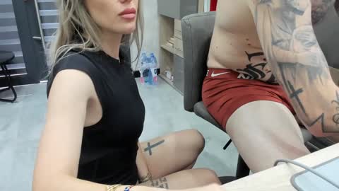 Snapshot of tattoo_couple77 chatting on May 30, 11:40 am Nicole online show from May 30, 11:40 am