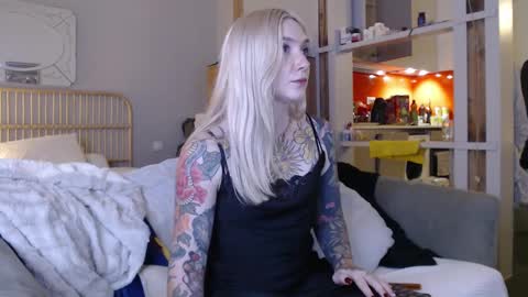 tattoobbgirl online show from February 10, 9:04 pm