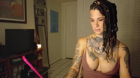 Snapshot of tattooed_natalia chatting on February 2, 9:52 am Natalia 3 online show from February 2, 9:52 am