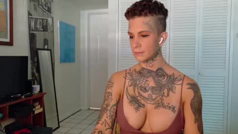 Snapshot of tattooed_natalia chatting on February 4, 1:06 pm Natalia 3 online show from February 4, 1:06 pm
