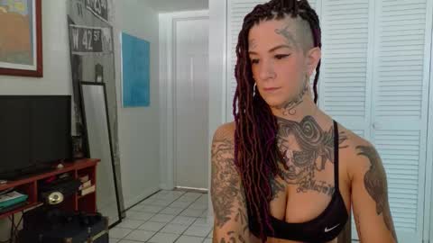 Snapshot of tattooed_natalia chatting on February 9, 2:10 pm Natalia 3 online show from February 9, 2:10 pm