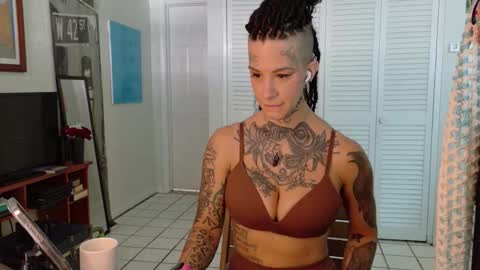 Snapshot of tattooed_natalia chatting on February 24, 2:15 pm Natalia 3 online show from February 24, 2:15 pm