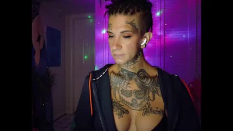 Snapshot of tattooed_natalia chatting on June 22, 9:28 am Natalia 3 online show from June 22, 9:28 am