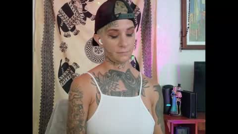 Snapshot of tattooed_natalia chatting on July 28, 4:39 pm Natalia 3 online show from July 28, 4:39 pm