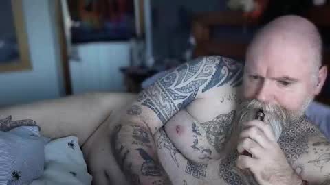 Tattooeddilf 01 online show from December 1, 1:05 pm