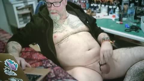 Snapshot of tattooeddilf01 chatting on January 31, 11:36 pm Tattooeddilf 01 online show from January 31, 11:36 pm