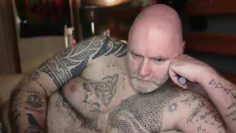 Snapshot of tattooeddilf01 chatting on February 15, 7:43 pm Tattooeddilf 01 online show from February 15, 7:43 pm