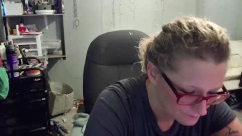 Snapshot of tattooeddirtyteacher chatting on February 6, 10:10 pm Lisa Lovely online show from February 6, 10:10 pm