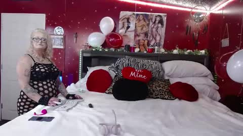 Lisa Lovely online show from February 16, 7:26 am