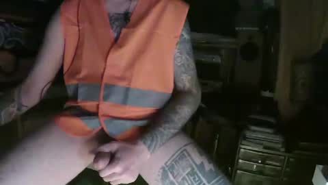 Snapshot of tattoogun chatting on February 25, 4:35 am TattooLust online show from February 25, 4:35 am