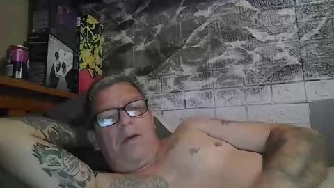 Snapshot of tatts4tits chatting on June 1, 1:07 am dave online show from June 1, 1:07 am