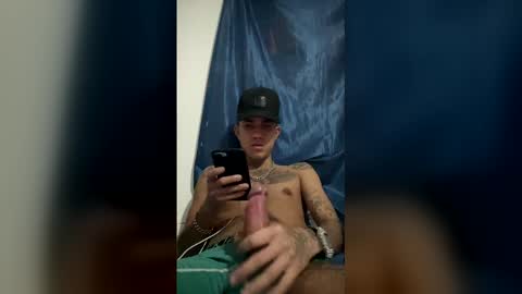 Snapshot of tatuajes777_7777 chatting on February 28, 4:02 am tatuajes777_7777 online show from February 28, 4:02 am