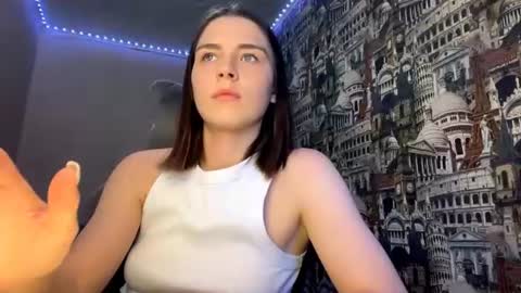 Snapshot of tatummazzanti chatting on June 9, 8:37 am Lana online show from June 9, 8:37 am