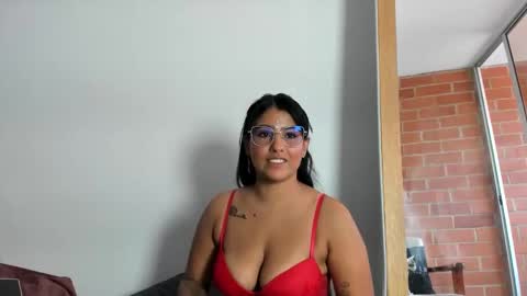 Snapshot of taty_gomez_ chatting on April 27, 5:11 pm Tatiana Gomez online show from April 27, 5:11 pm