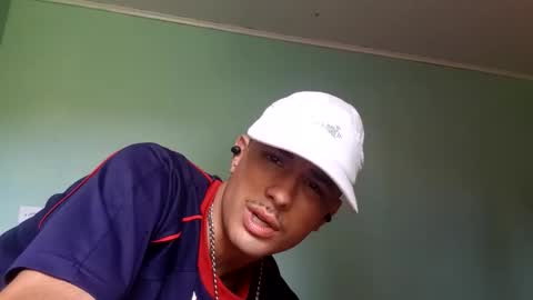 Snapshot of taulerfox chatting on December 2, 4:46 pm Caito online show from December 2, 4:46 pm