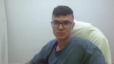 Snapshot of taurus4k chatting on December 3, 1:08 am taurus4k online show from December 3, 1:08 am