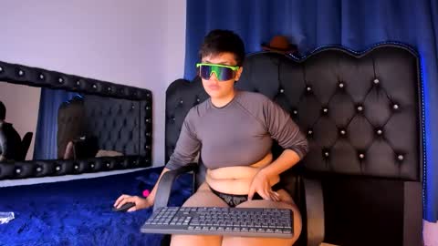 Taveko online show from April 1, 9:01 pm