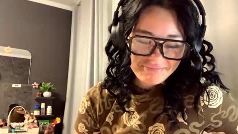 Snapshot of tawanamccorrison chatting on July 2, 7:53 pm Adele online show from July 2, 7:53 pm
