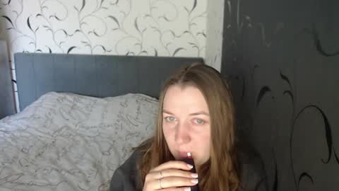 Snapshot of taxxxu chatting on June 2, 6:48 am Diana online show from June 2, 6:48 am