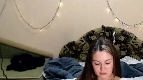 Taya online show from March 24, 2:33 pm