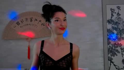 TayaKayan online show from April 4, 8:34 am