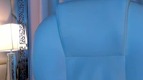 Snapshot of tayler_swift1 chatting on December 5, 5:06 pm tayler_swift1 online show from December 5, 5:06 pm