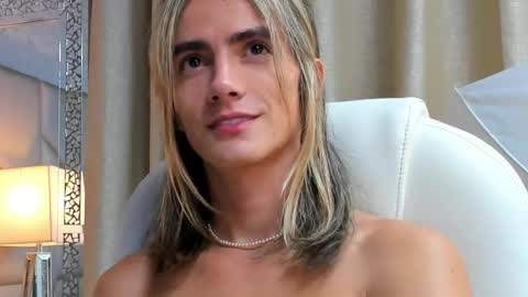 Snapshot of tayler_swift1 chatting on December 12, 6:47 am tayler_swift1 online show from December 12, 6:47 am