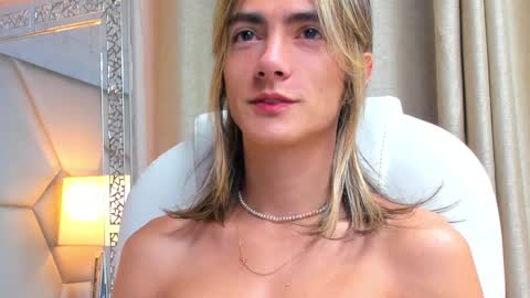 Snapshot of tayler_swift1 chatting on January 12, 12:23 pm tayler_swift1 online show from January 12, 12:23 pm