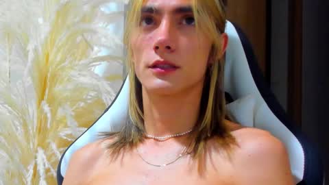 Snapshot of tayler_swift1 chatting on October 30, 12:12 am tayler_swift1 online show from October 30, 12:12 am